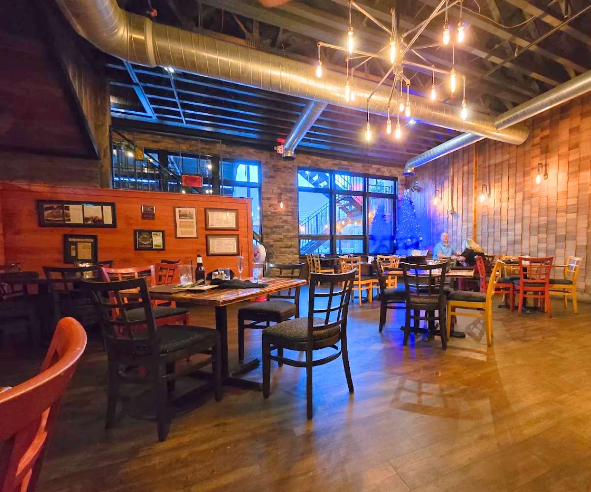 interior of Christopher's Eats in Huntington, WV