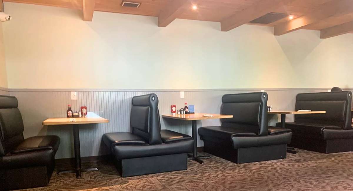 interior of The Hamilton Diner in Seekonk, MA