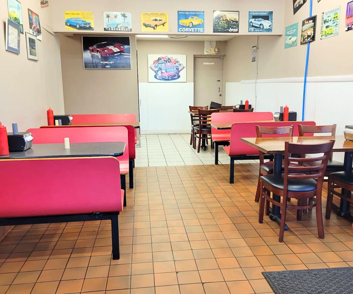 interior of Jeff's Burgers, Dogs, & Shakes in Jacksonville, North Carolina