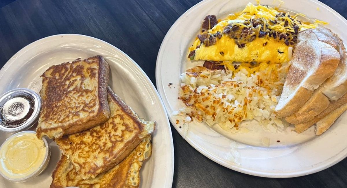 breakfast at Tracy's Restaurant in Great Falls, MT