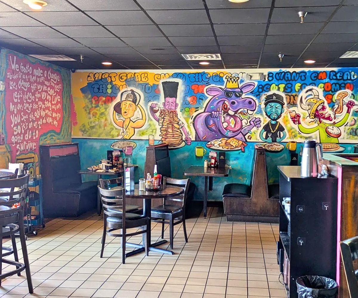 interior of Eggs and Jam in West Des Moines, IA