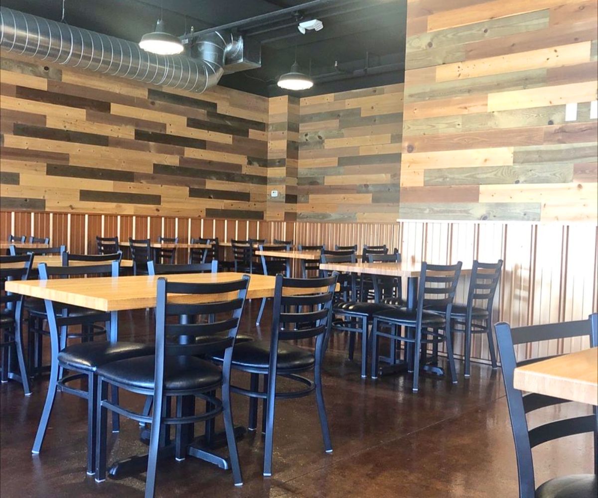 interior of Big Time Burgers & Brew in Portage, IN