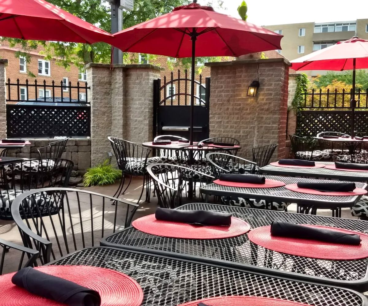 interior of Sarita a Restaurant in Lakewood, OH