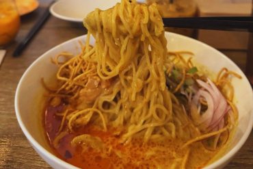 Mawn - Khao Soi