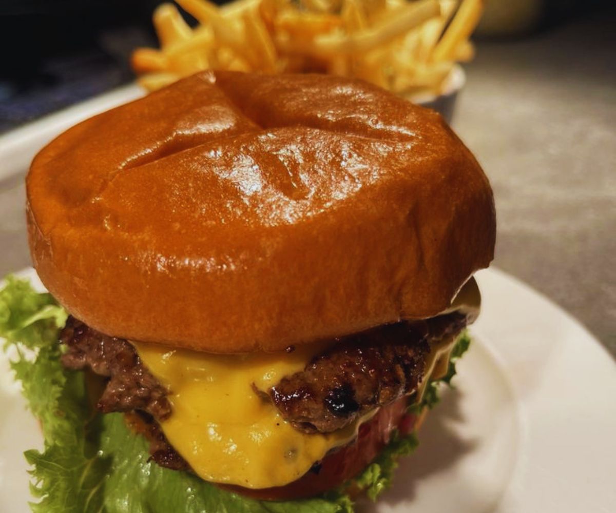 Gutenburg - Gutenburg Burger with Fries