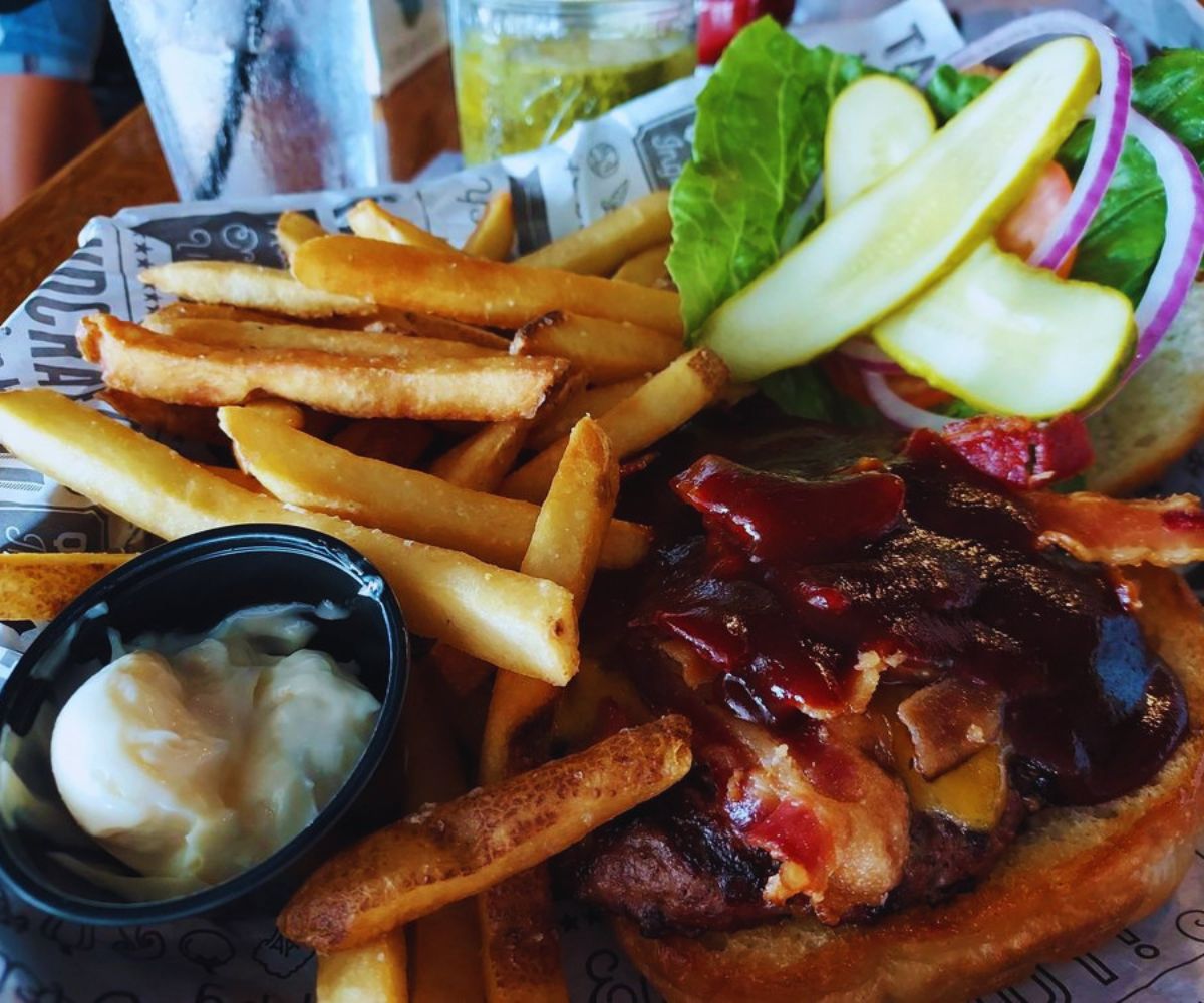 Vanbarry's Public House - Cheddar BBQ Burger