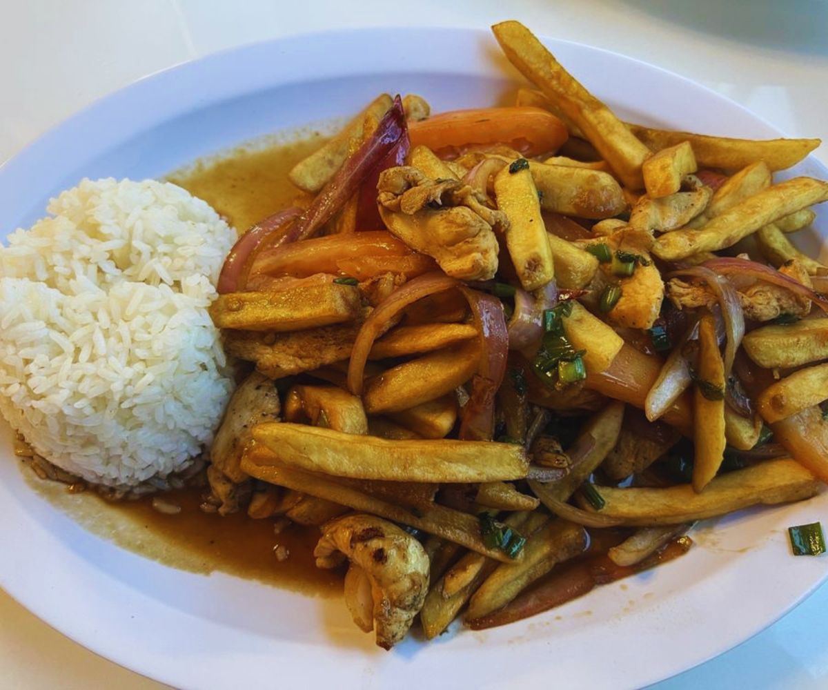 Peruvian Restaurant Route 66 - Pollo Saltado