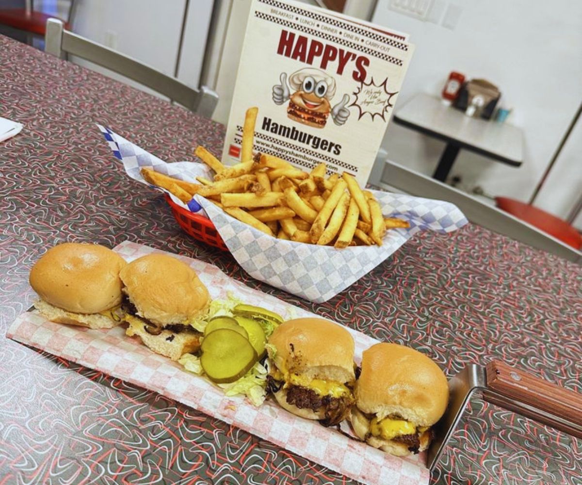 Happy's Hamburgers - Cheeseburger Sliders & Massive Basket of Fries