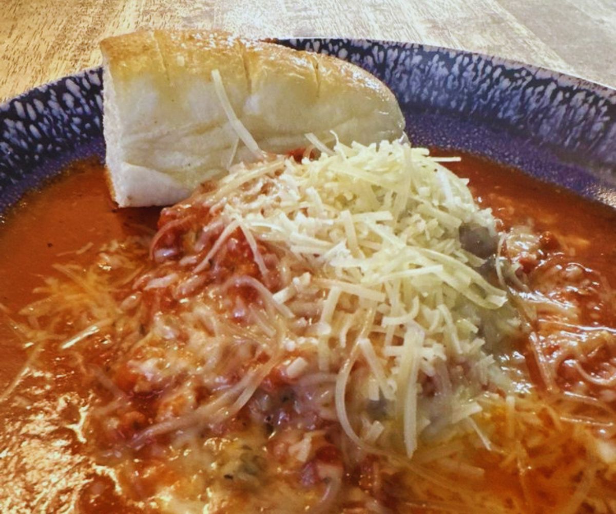 Giuseppe's Cafe - Lasagna Lunch Special