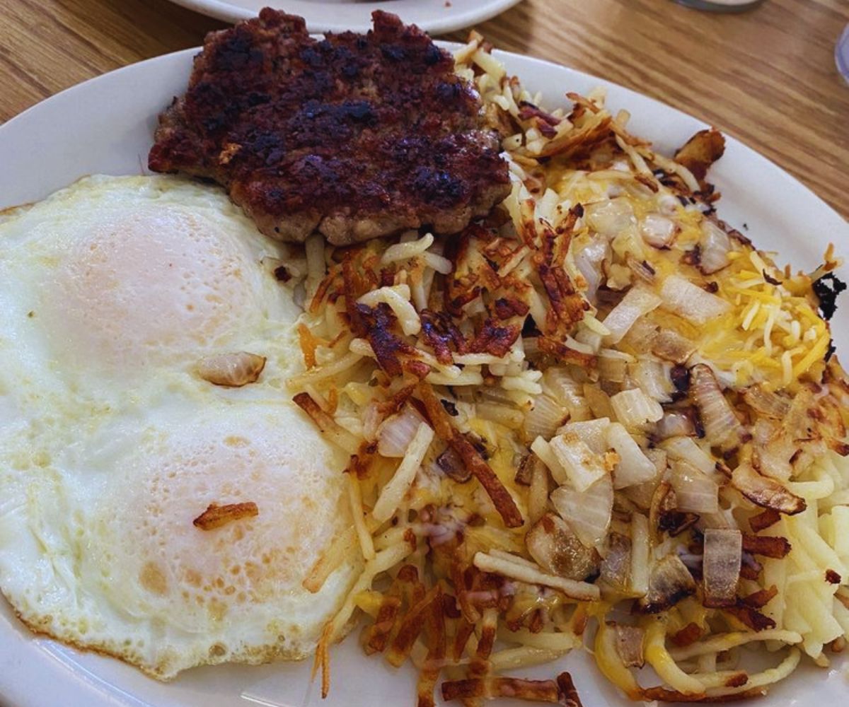 Green Lantern - 2 Eggs with 1/2 Meat Hashbrowns & Toast