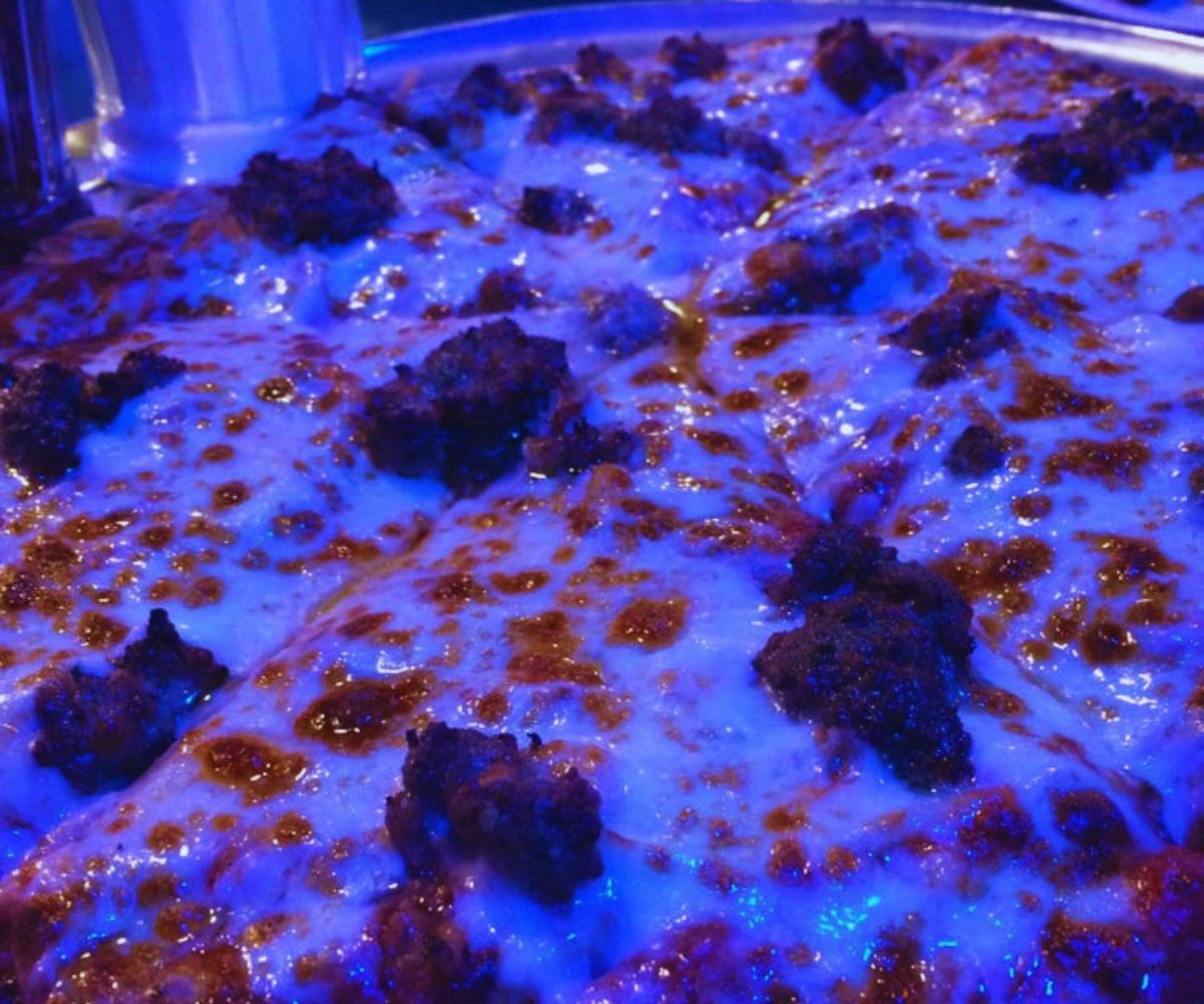 Big Guy's Pizza, Pasta and Sports Bar - Spaghetti Pizza
