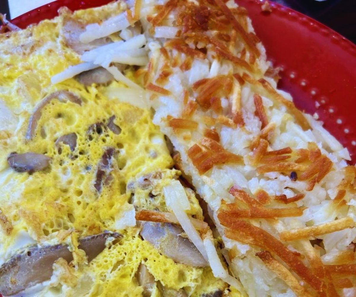 Jim's On Main - Omelette & Hash Brown