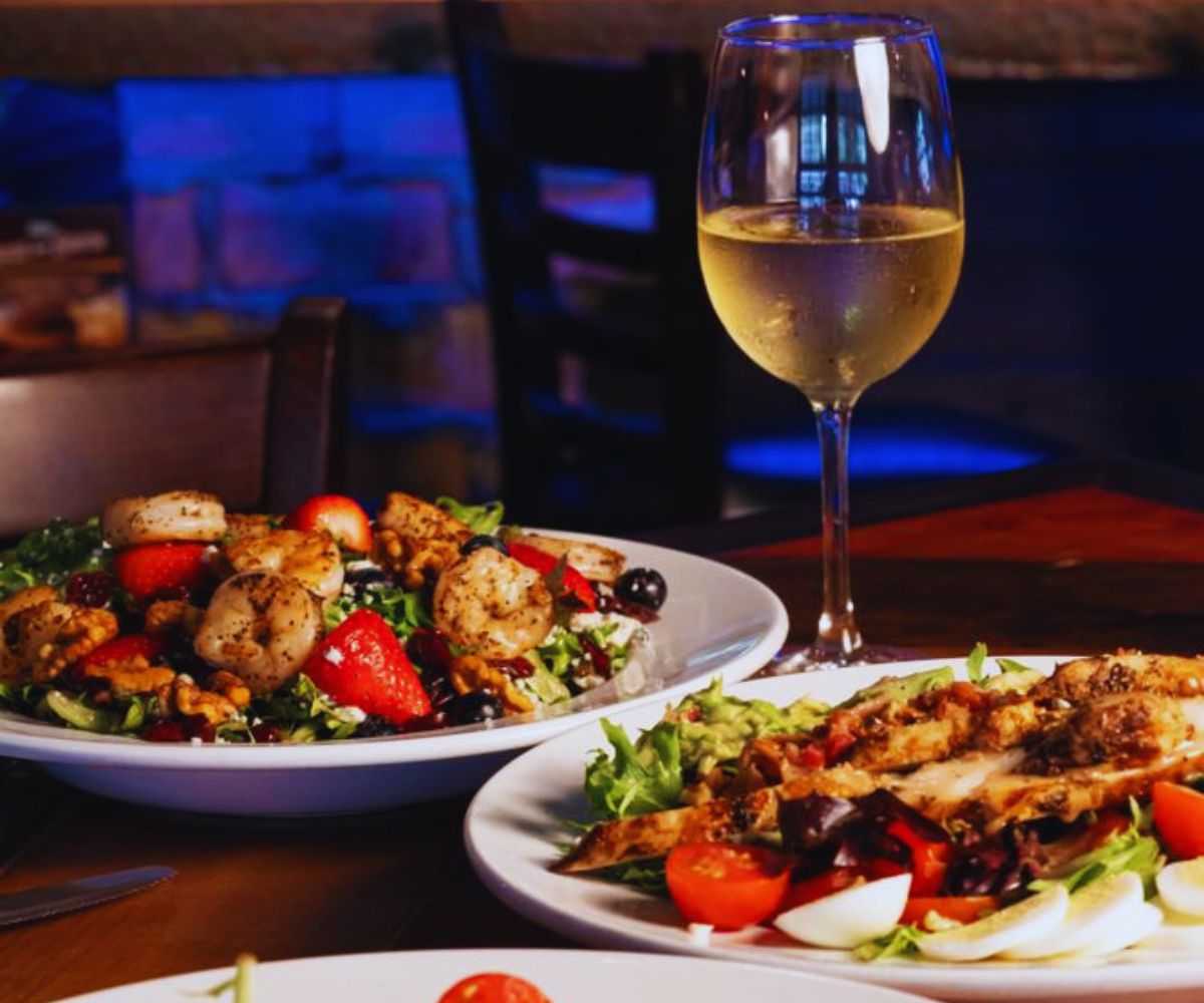 Ford's Garage - Wine & Dishes