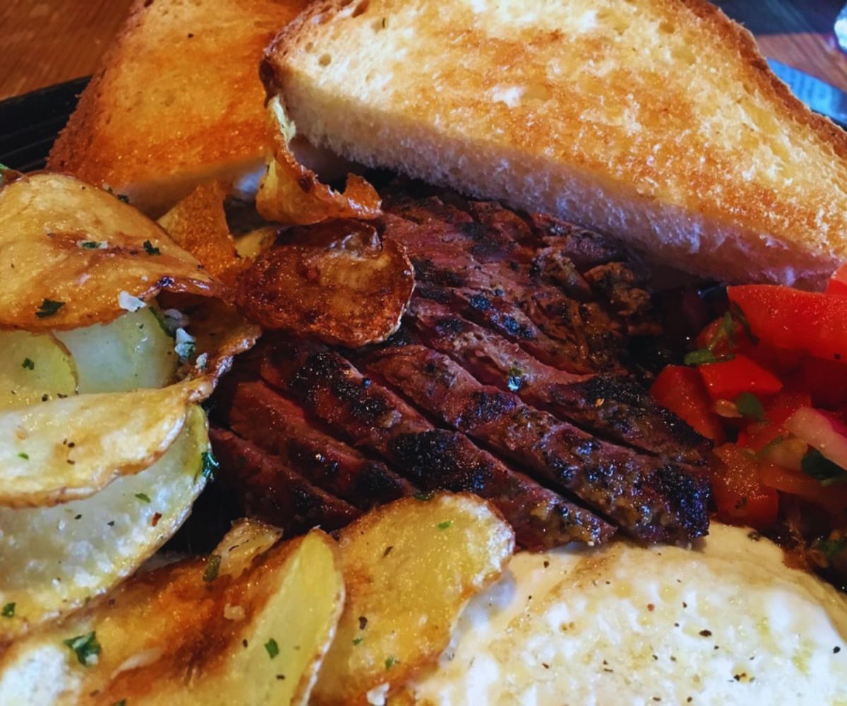 The Weary Traveler Freehouse - Steak and Eggs