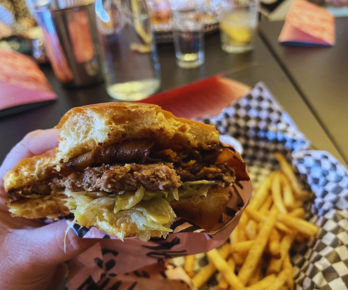 Francis Burger Joint Burger & Fries