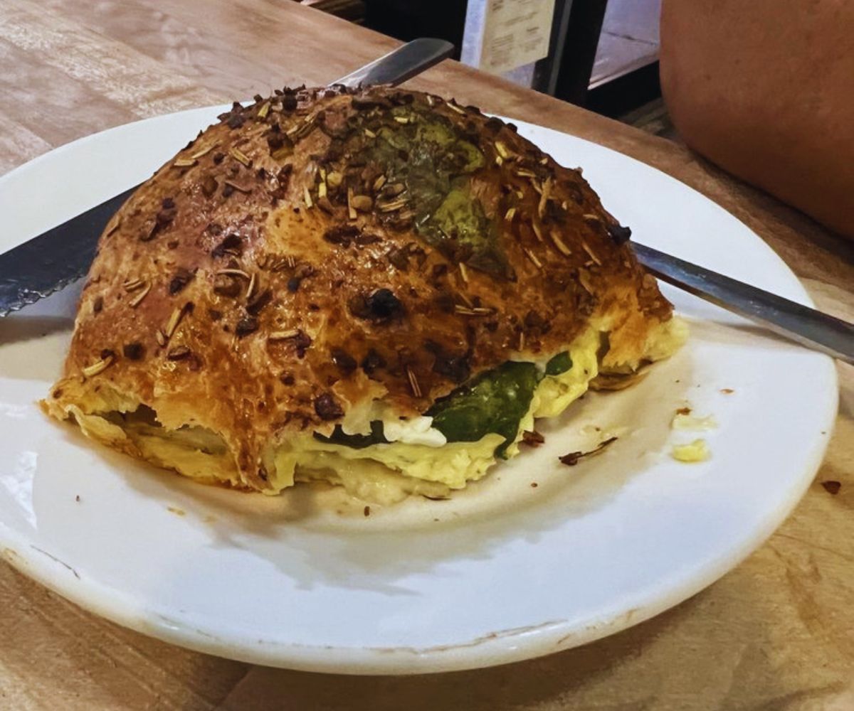 The Coffee House - Cromlette with Bacon, Gouda, and Spinach