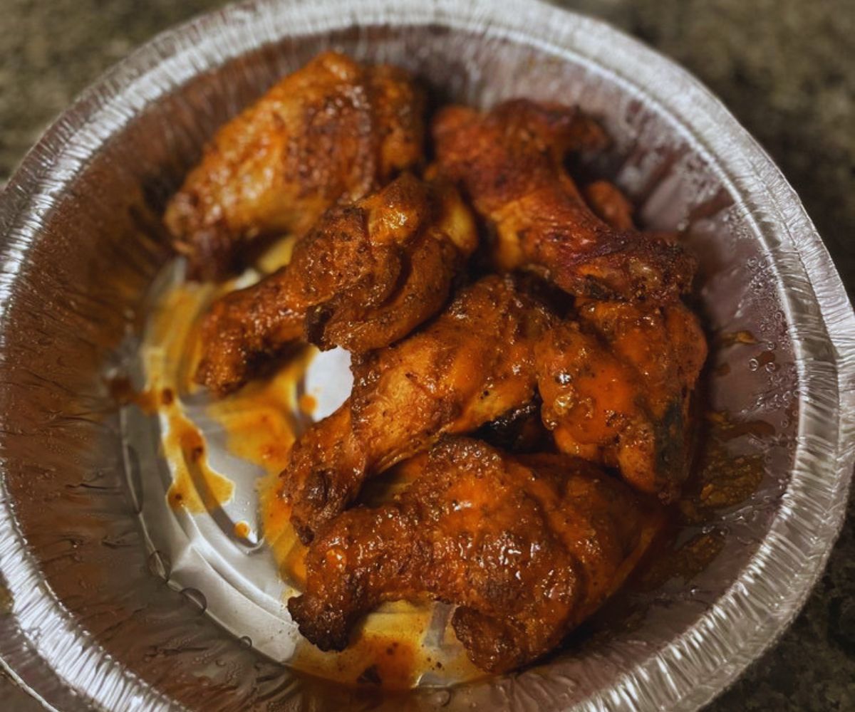 Sgt. Pepperoni's Pizza Store - Wings in Buffalo Sauce