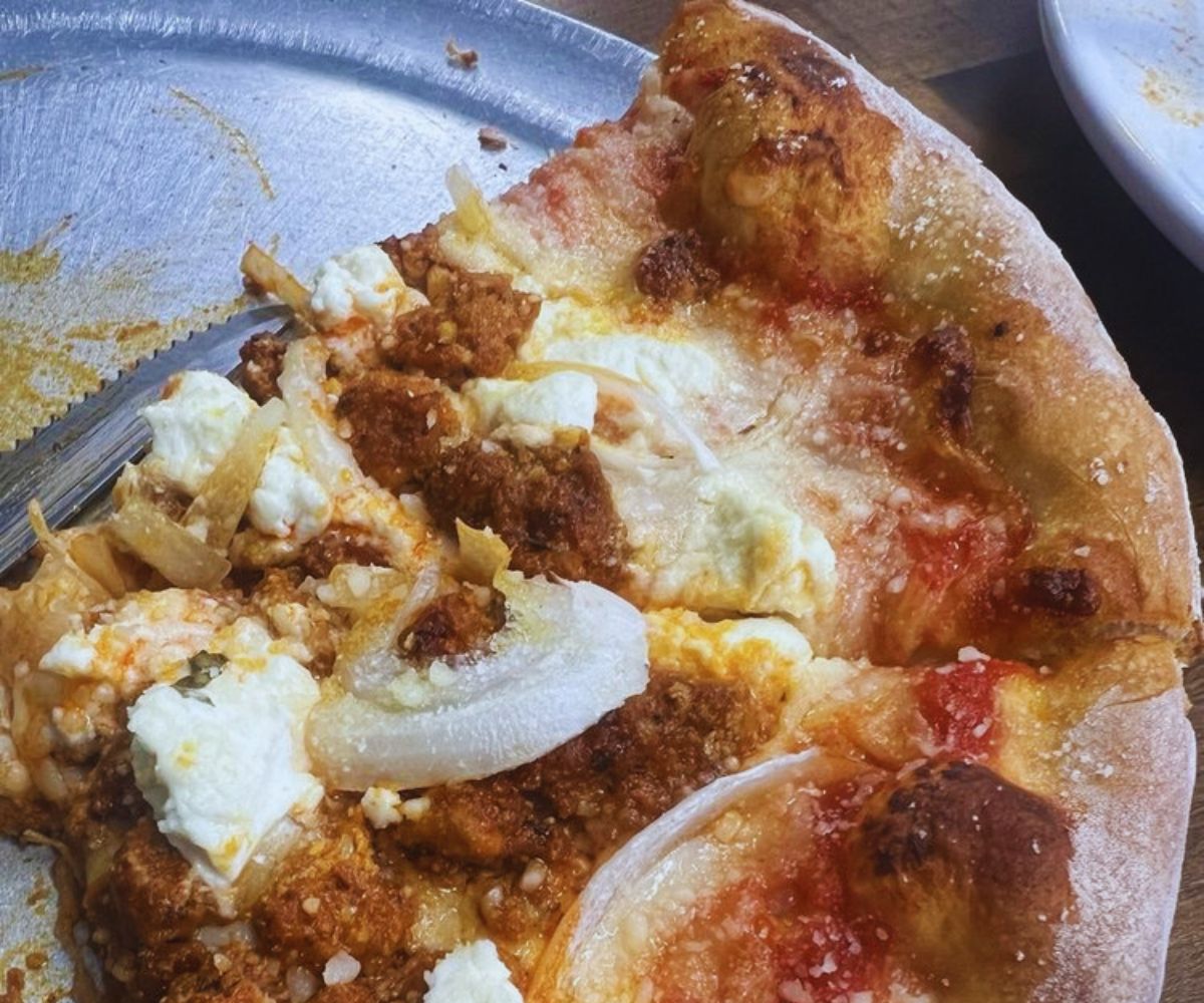 El Hornito Wood Fired Pizza - House Made Chorizo, Onions, & Goat Cheese