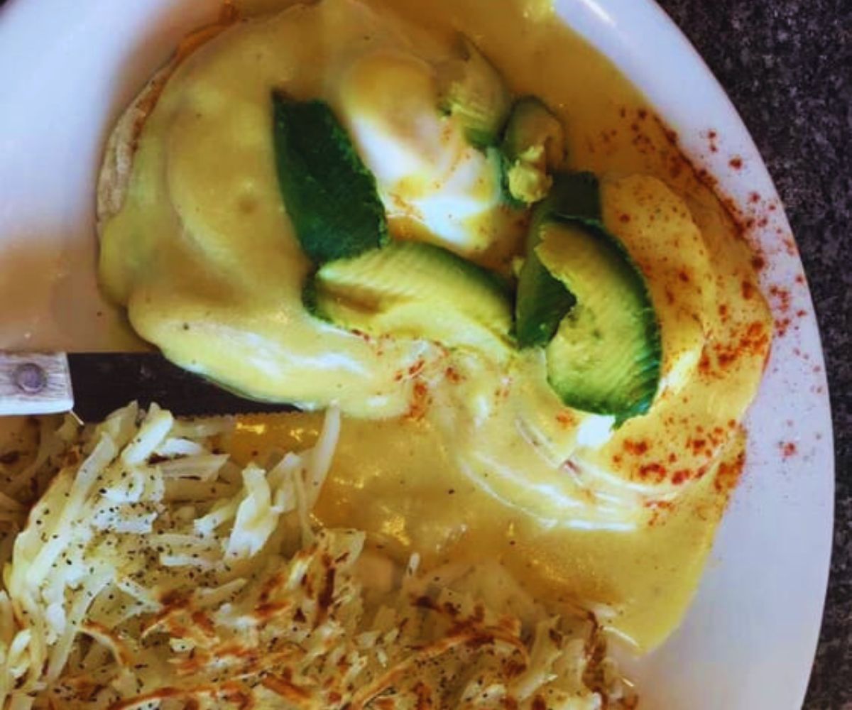 The Best Breakfast Cafe - Breakfast Benedict