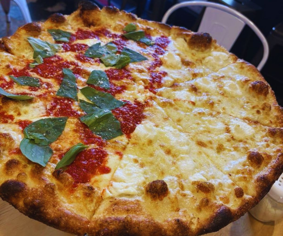 Zee’s Pizzeria - Red Top