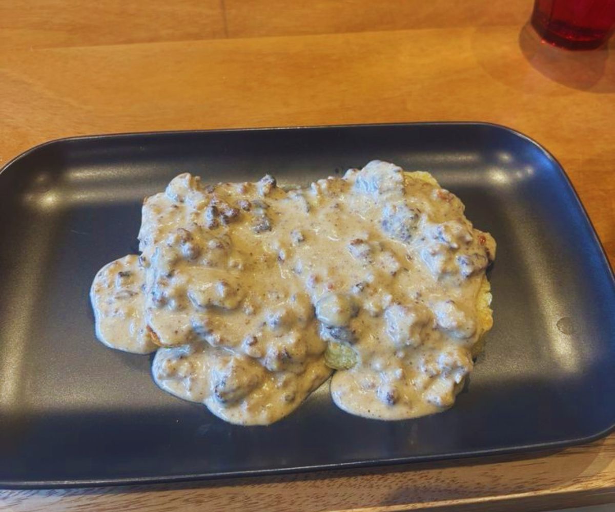 Town Biscuits Biscuits & Gravy