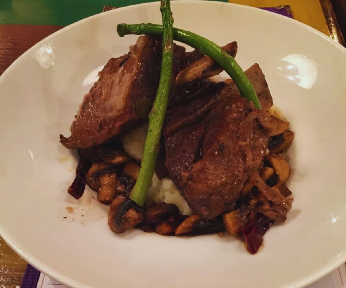 Lolitas Bistro - 3-Hour Red Wine Braised Short Ribs with Creamy Garlic Mashed Potatoes