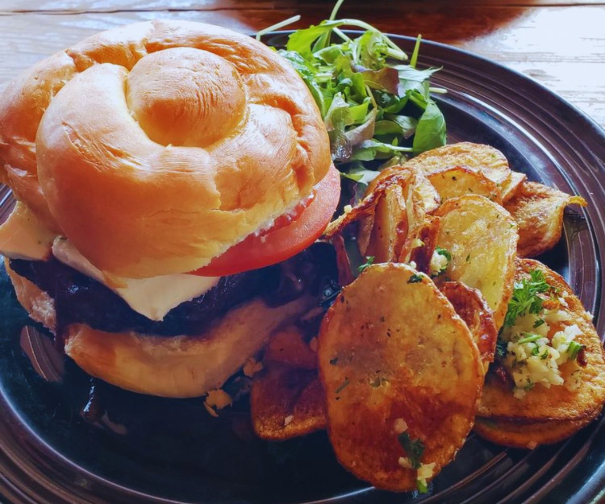 The Weary Traveler Freehouse - Bob’s Bad Breath Burger