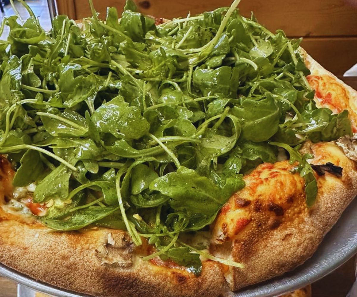 El Hornito Wood Fired Pizza - Chicken, Arugula, Onions, Jalapeños