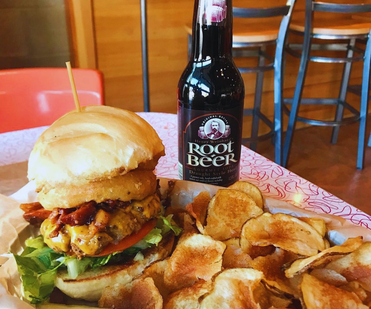 Wisconsinburger - Spooner Burger and Chips
