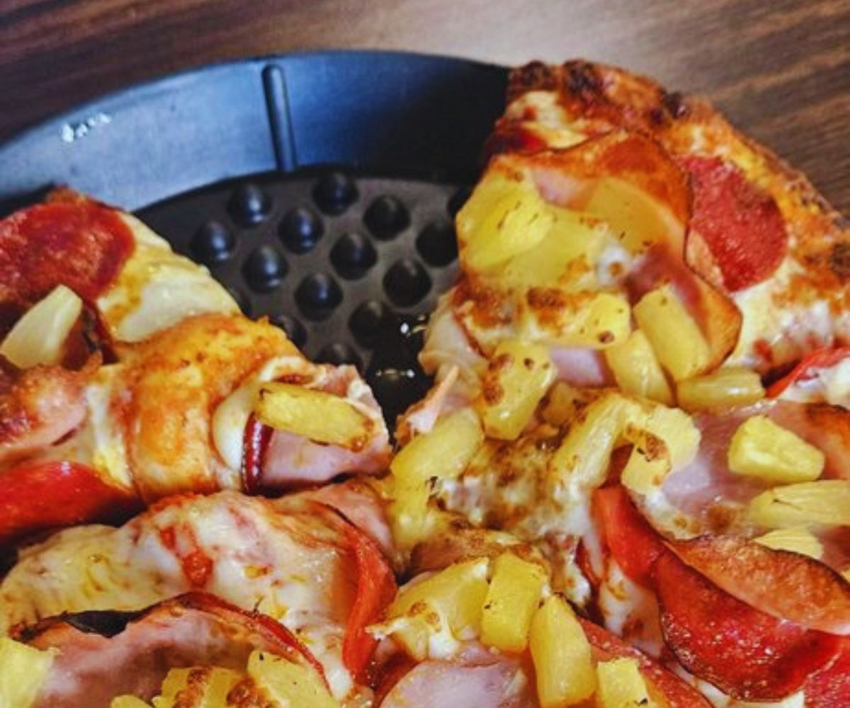 Surefire Pizza - Hawaiian Pizza with Spicy Honey