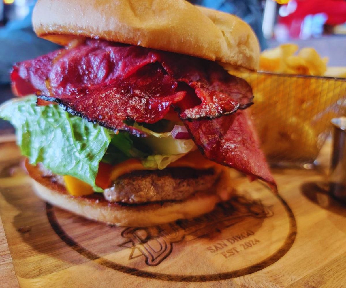Rey TJ Burgers - Pastrami Burger