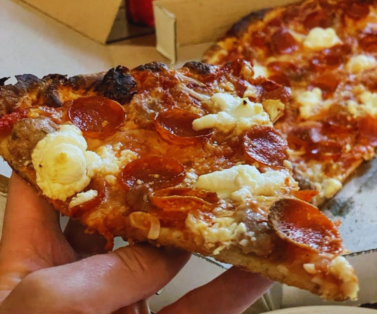 Zee’s Pizzeria - Bambino Pizza & Slice