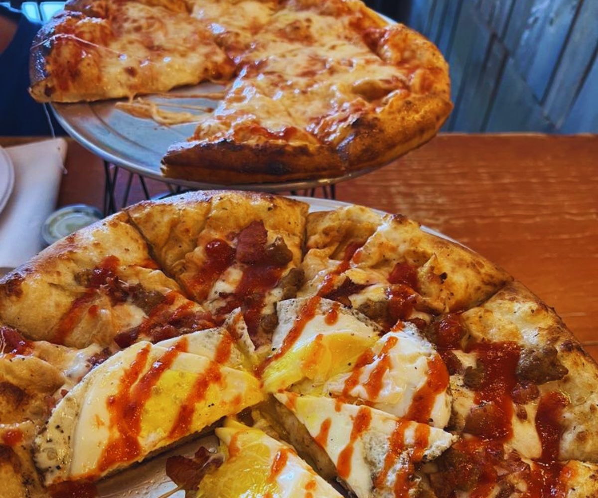 Atomic Lounge & Pizza Kitchen - Last Call & Cheese Pizzas