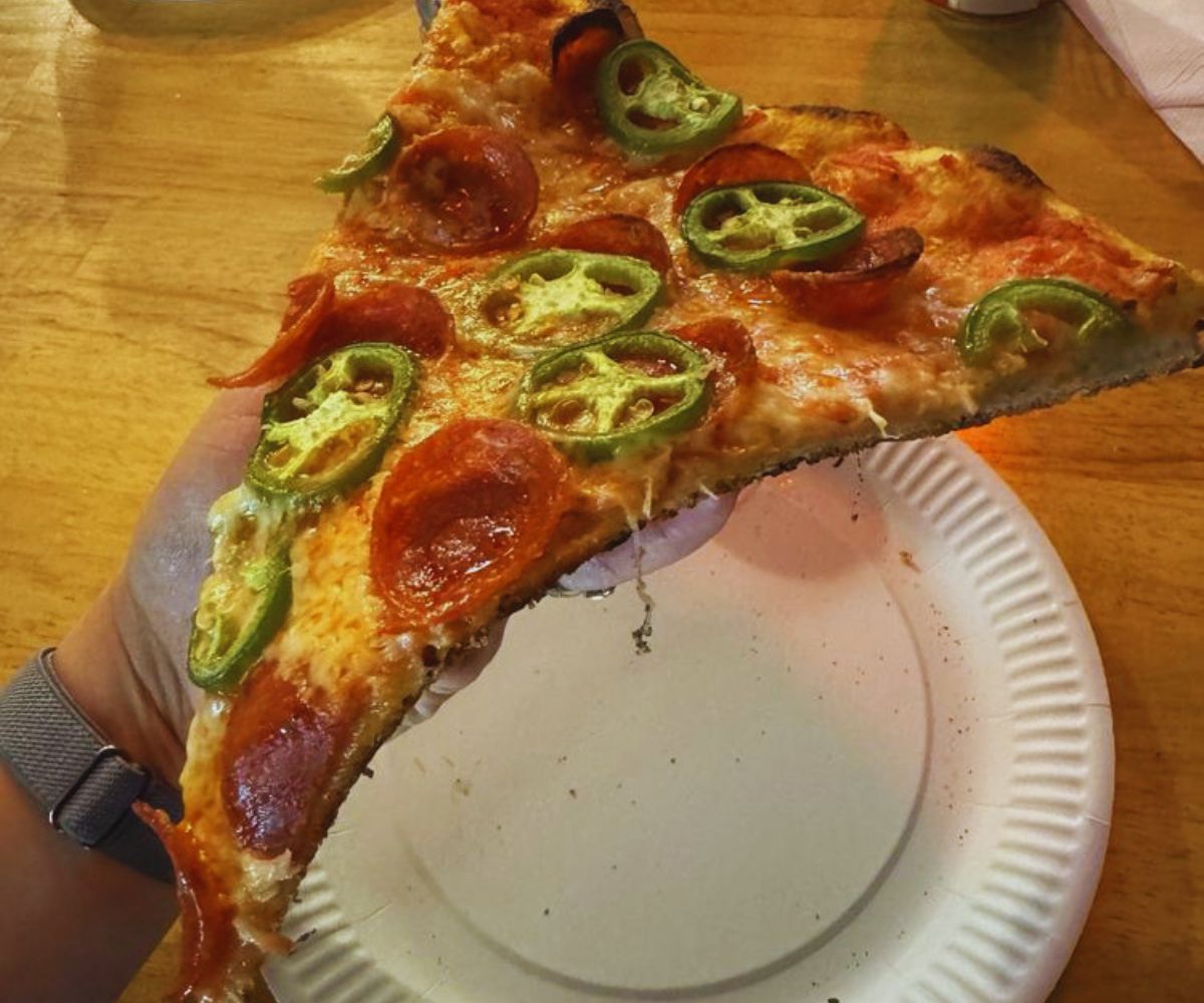 Loosies Pizza - Pepperoni & Jalapeño Slice