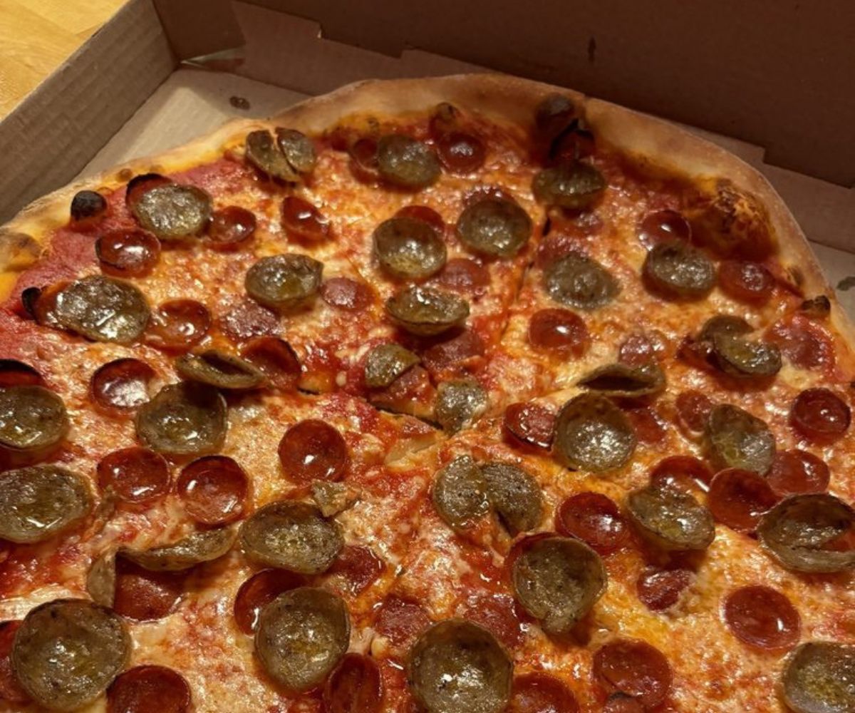 Loosies Pizza - Pepperoni & Italian Sausage