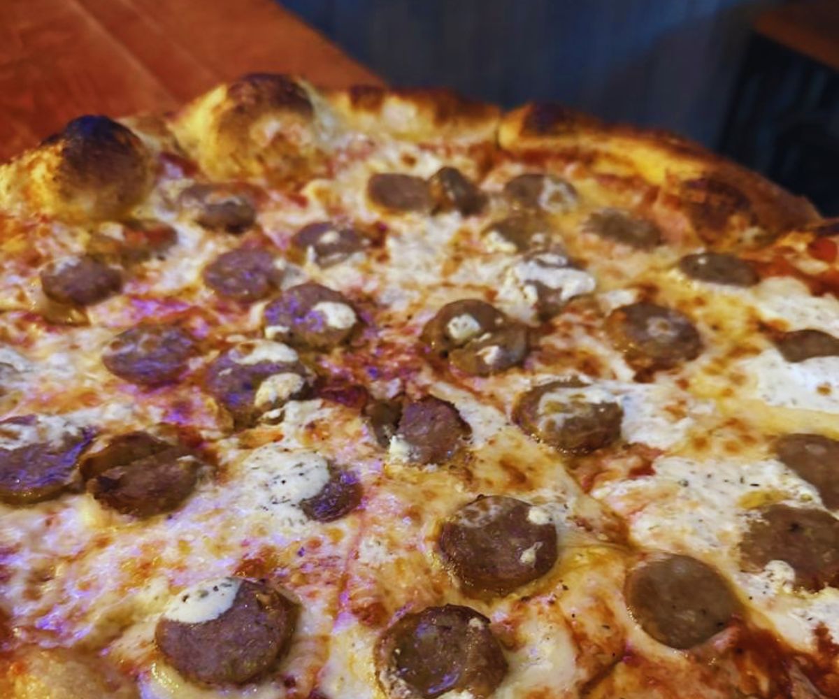 Atomic Lounge & Pizza Kitchen - Amico Pizza