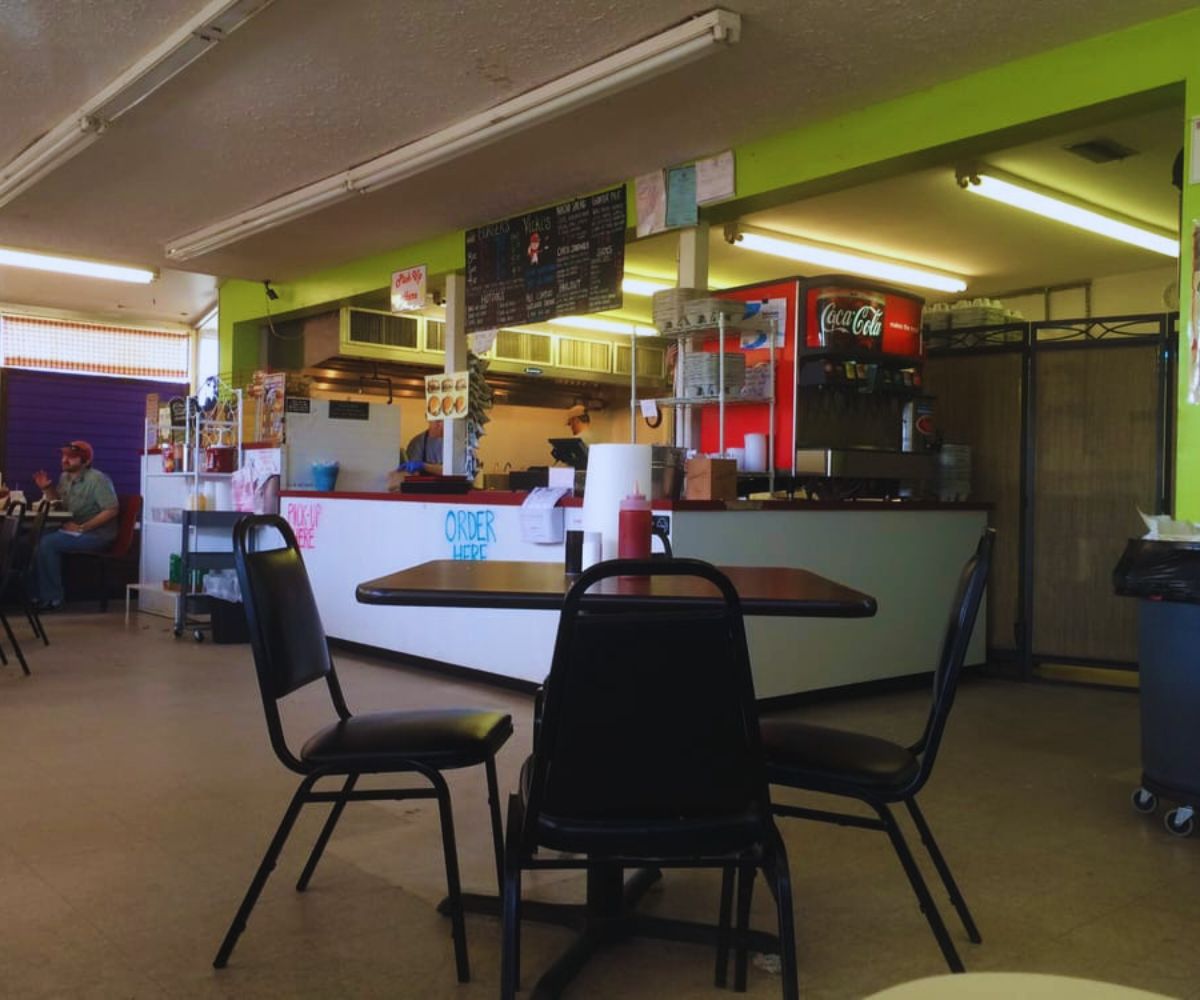 Vicki's Lunch Van - Dining Area