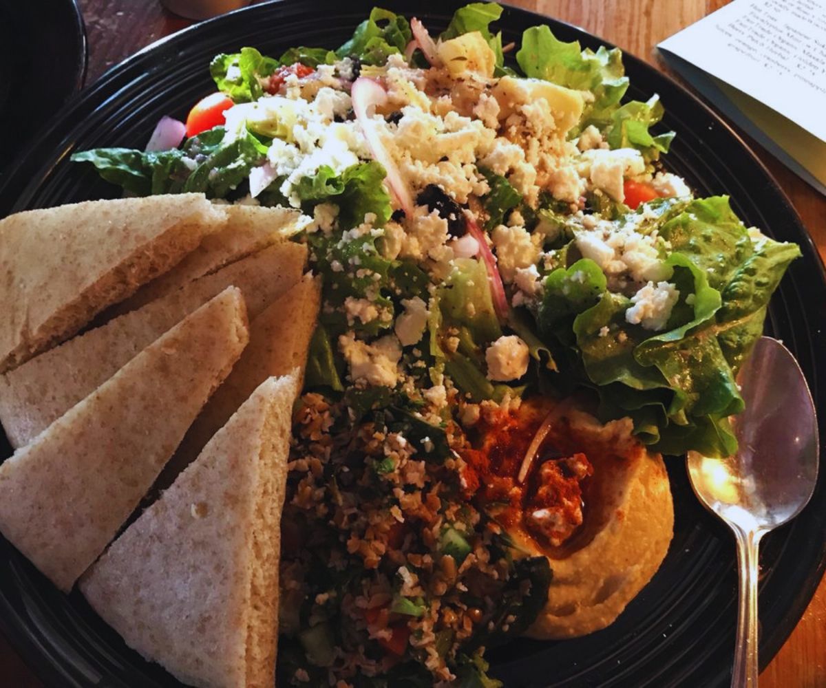 The Weary Traveler Freehouse - Mediterranean Plate