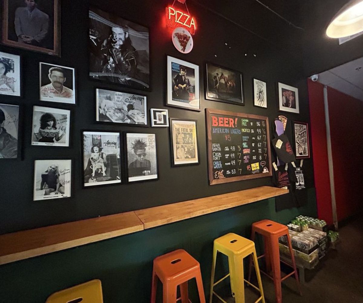 Loosies Pizza - Dining Area & Picture Frames