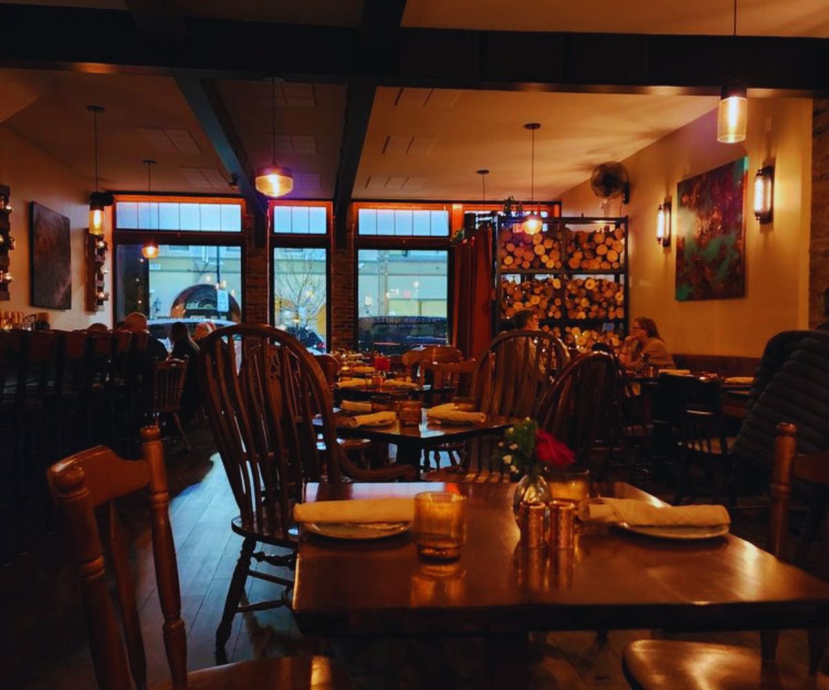 Beacon Grille - Dining Room 