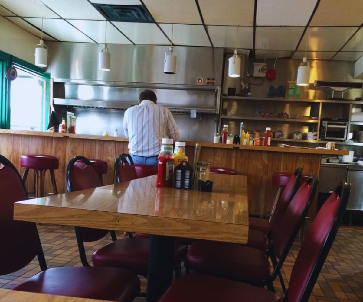 Green Lantern - View From Booth to Counter & Grill