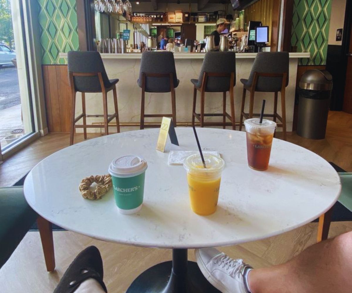 Larcher's Market - Ambiance & Drinks