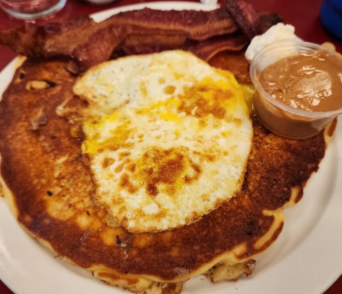 Food at Hill's Restaurant & Lounge located in Kennewick WA