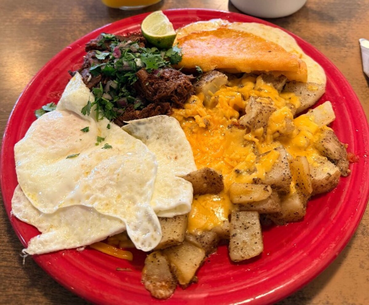Food at Miz Zip's located in Flagstaff AZ