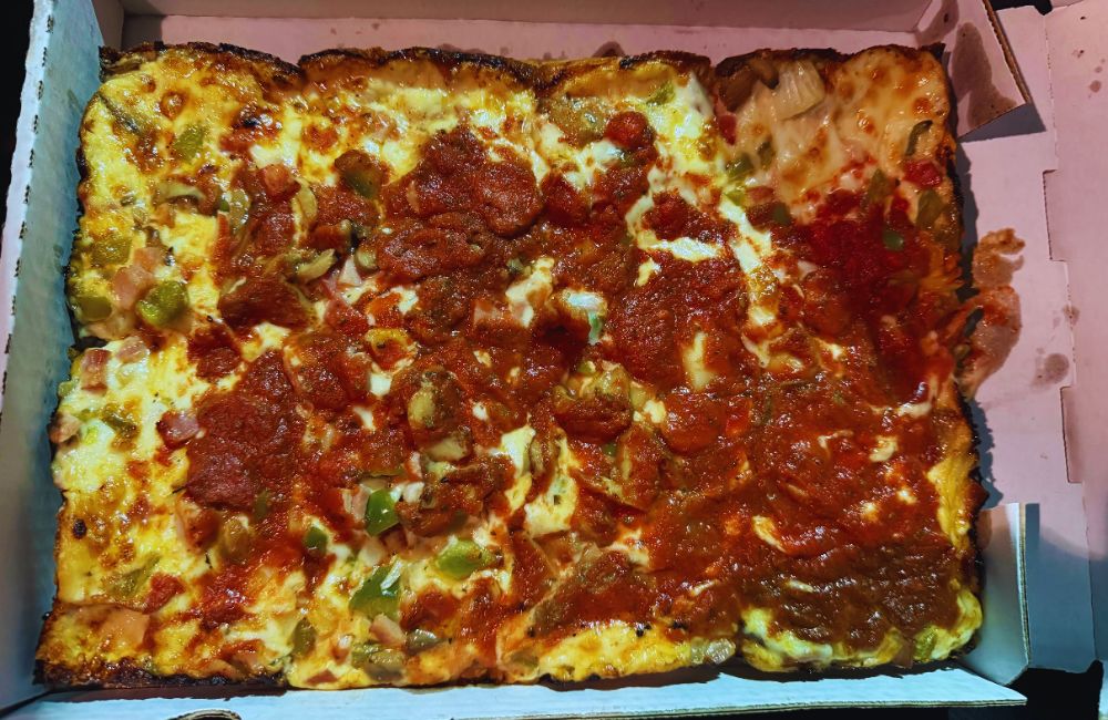 Photos for Loui's Pizza
