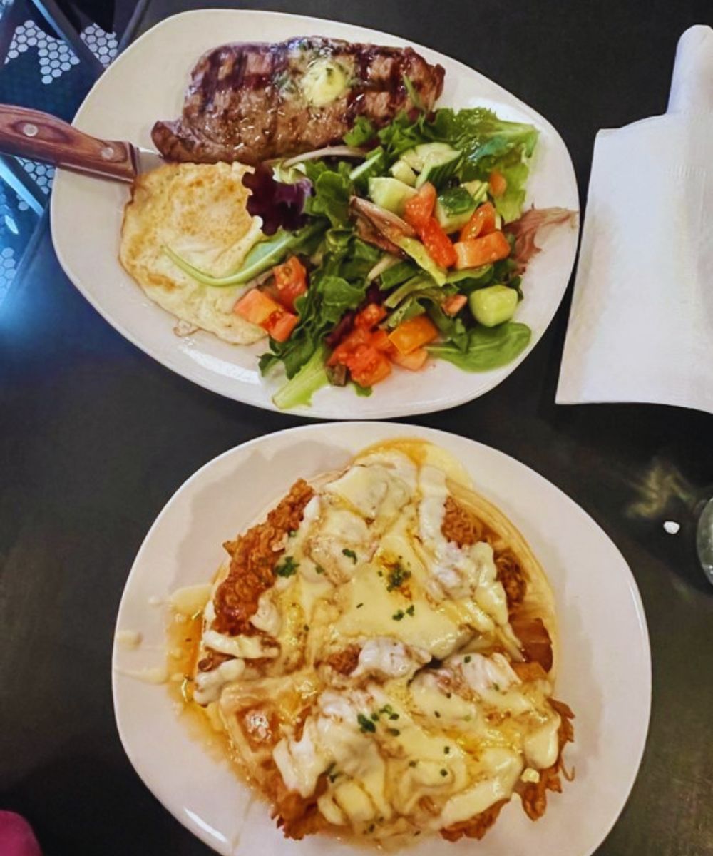 Photos for Mom's Kitchen & Bar