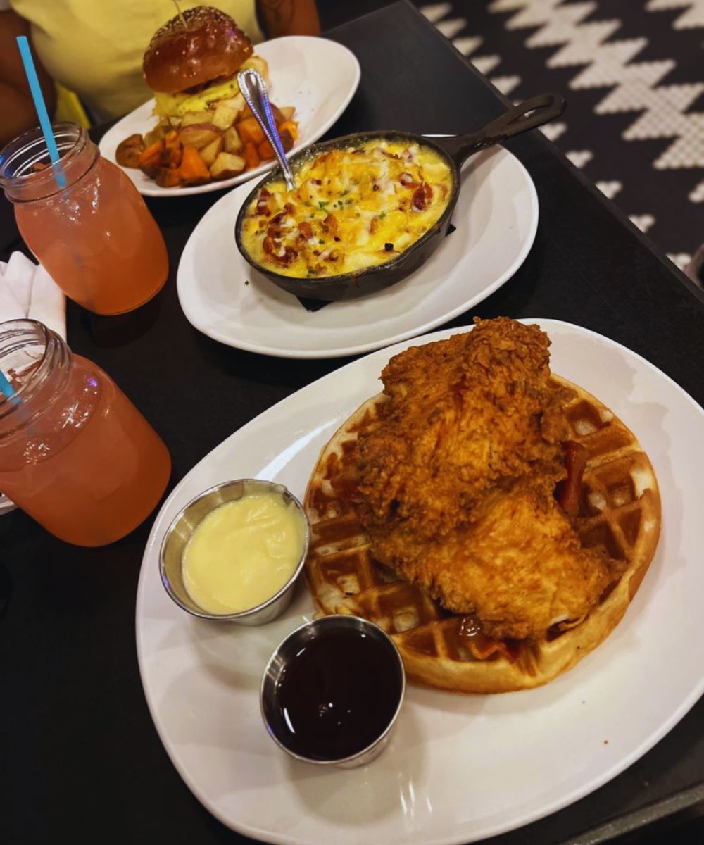 Photos for Mom's Kitchen & Bar
