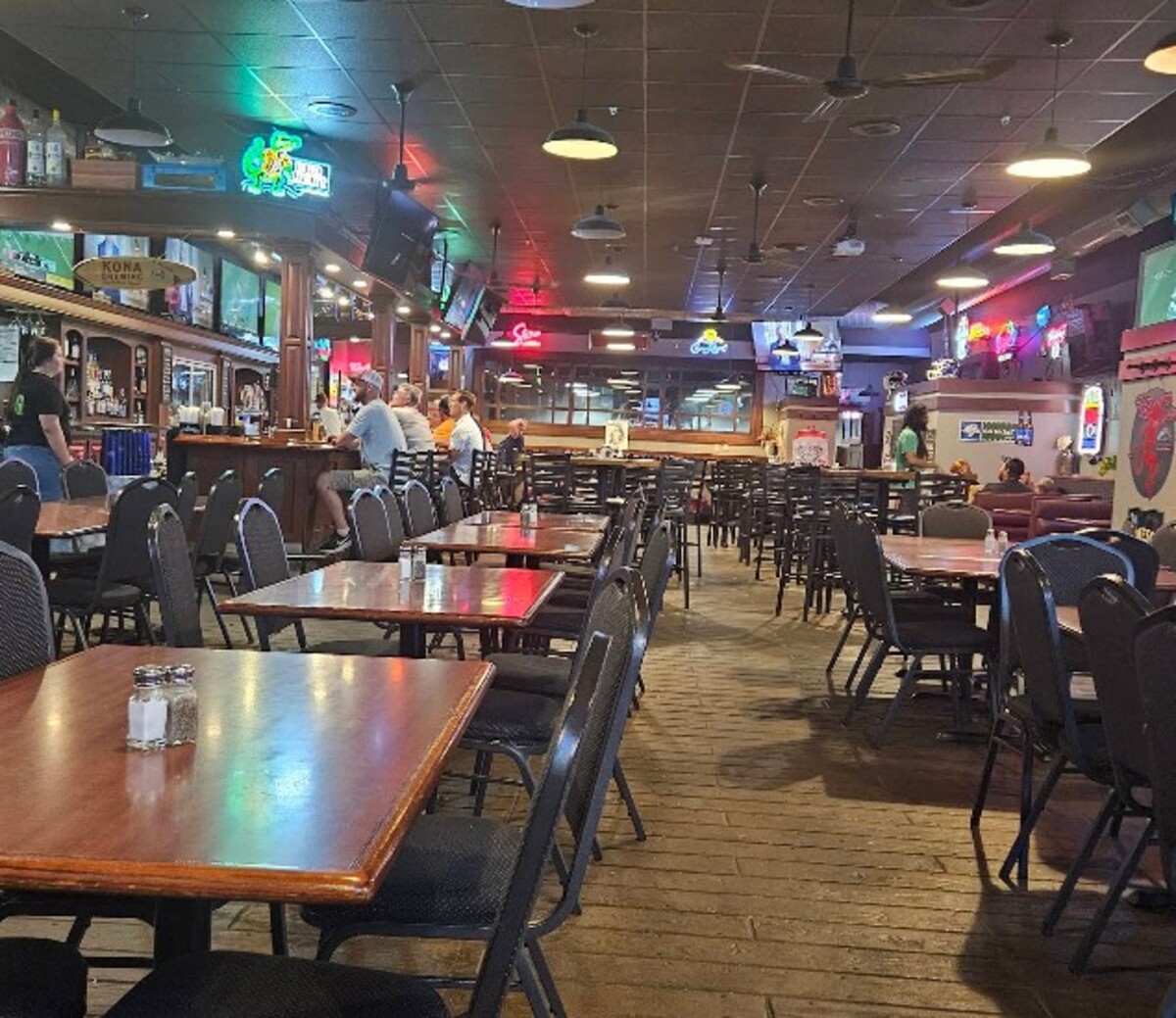 Food at Tailgators located in Brandon, SD