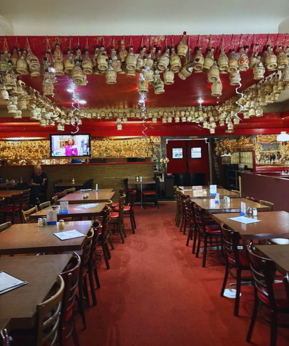 Photos for Loui's Pizza