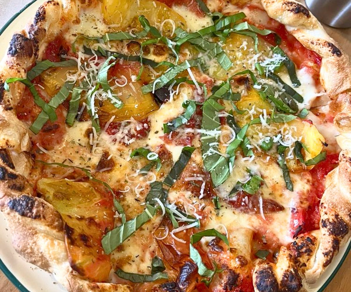 Seasonal Farm to Pizza at LoLo's Boss Pizza in Troutdale, Oregon